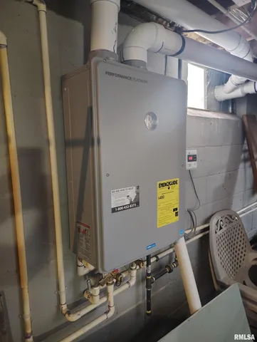 $399,000 | 26588 East Maplewood Lane, Canton, IL 61520