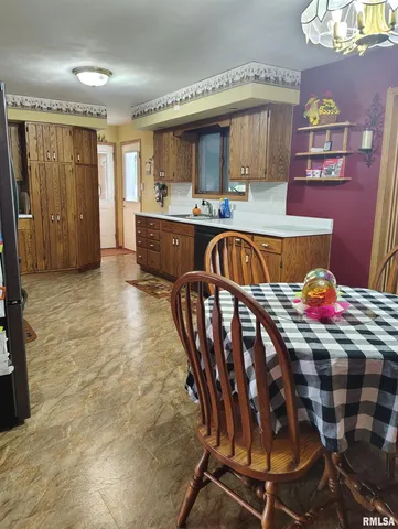 $399,000 | 26588 East Maplewood Lane, Canton, IL 61520