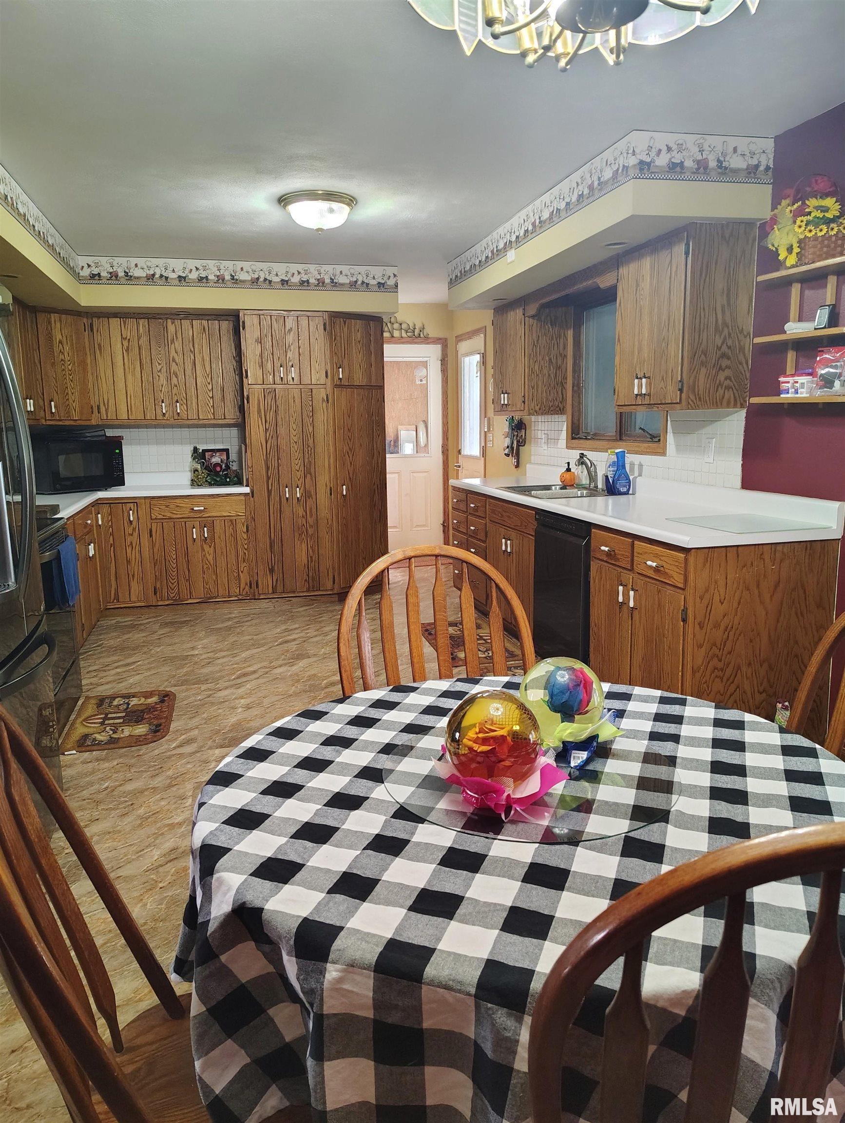 26588 East Maplewood Lane Canton, IL 61520 - Photo 10 of 50