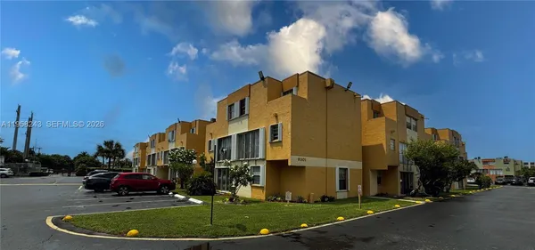 $279,000 | 9301 Southwest 4th Street, Unit 114E, Miami, FL 33174
