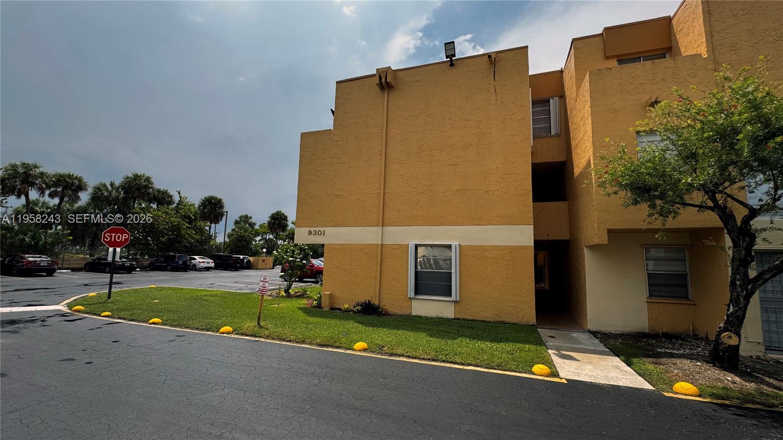 9301 Southwest 4th Street, Unit 114E Miami, FL 33174 - Photo 43 of 46