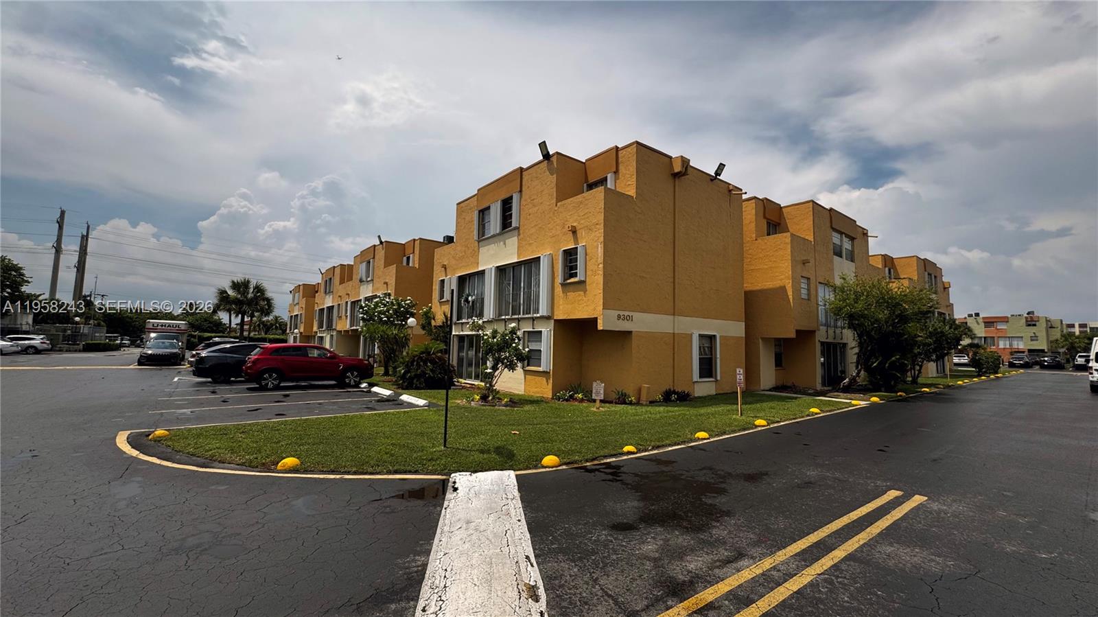 9301 Southwest 4th Street, Unit 114E Miami, FL 33174 - Photo 44 of 46