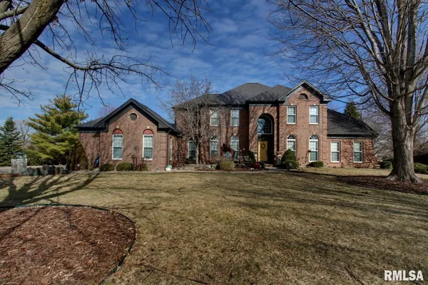 $675,000 | 609 Long Drive, Quincy, IL 62305