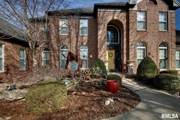 $675,000 | 609 Long Drive, Quincy, IL 62305