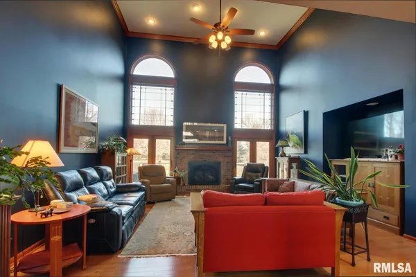 $675,000 | 609 Long Drive, Quincy, IL 62305