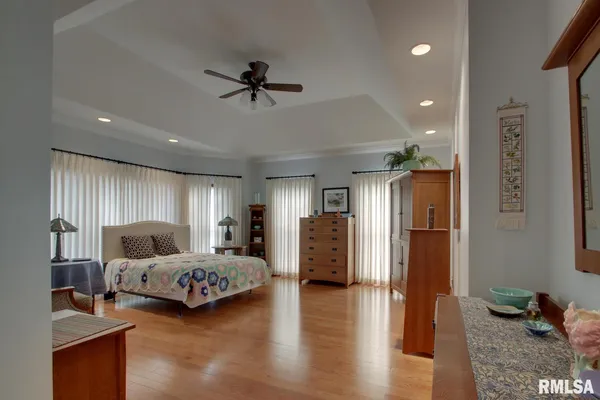 $675,000 | 609 Long Drive, Quincy, IL 62305