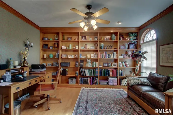 $675,000 | 609 Long Drive, Quincy, IL 62305