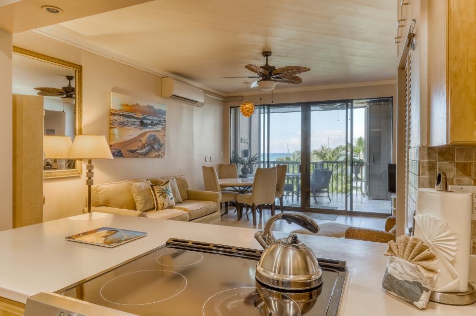4435 Lower Honoapiilani Road, Unit 204 Lahaina, HI 96761 - Photo 13 of 26 Gallery Image 13