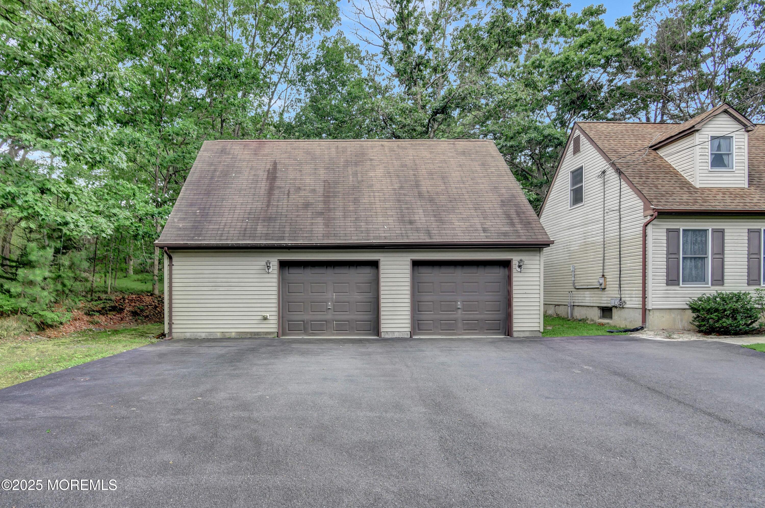 370 Cassville Road Jackson, NJ 08527 - Photo 2 of 18 front view of a house with a yard
