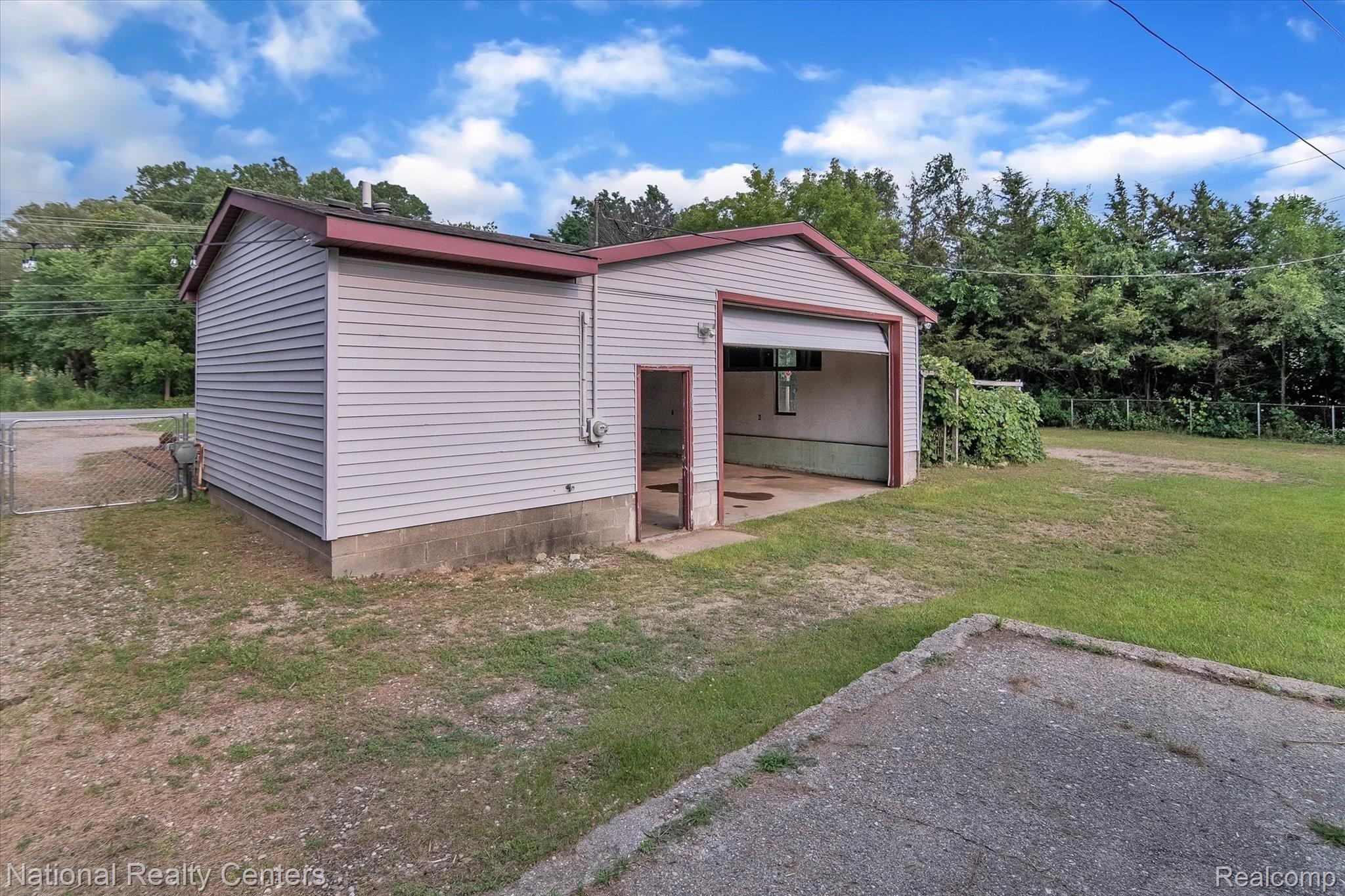 4641 Clintonville Road Clarkston, MI 48346 - Photo 35 of 40 35-4641-Clintonville-Rd-WindowStill-Real-Estate-Photography-35.jpg