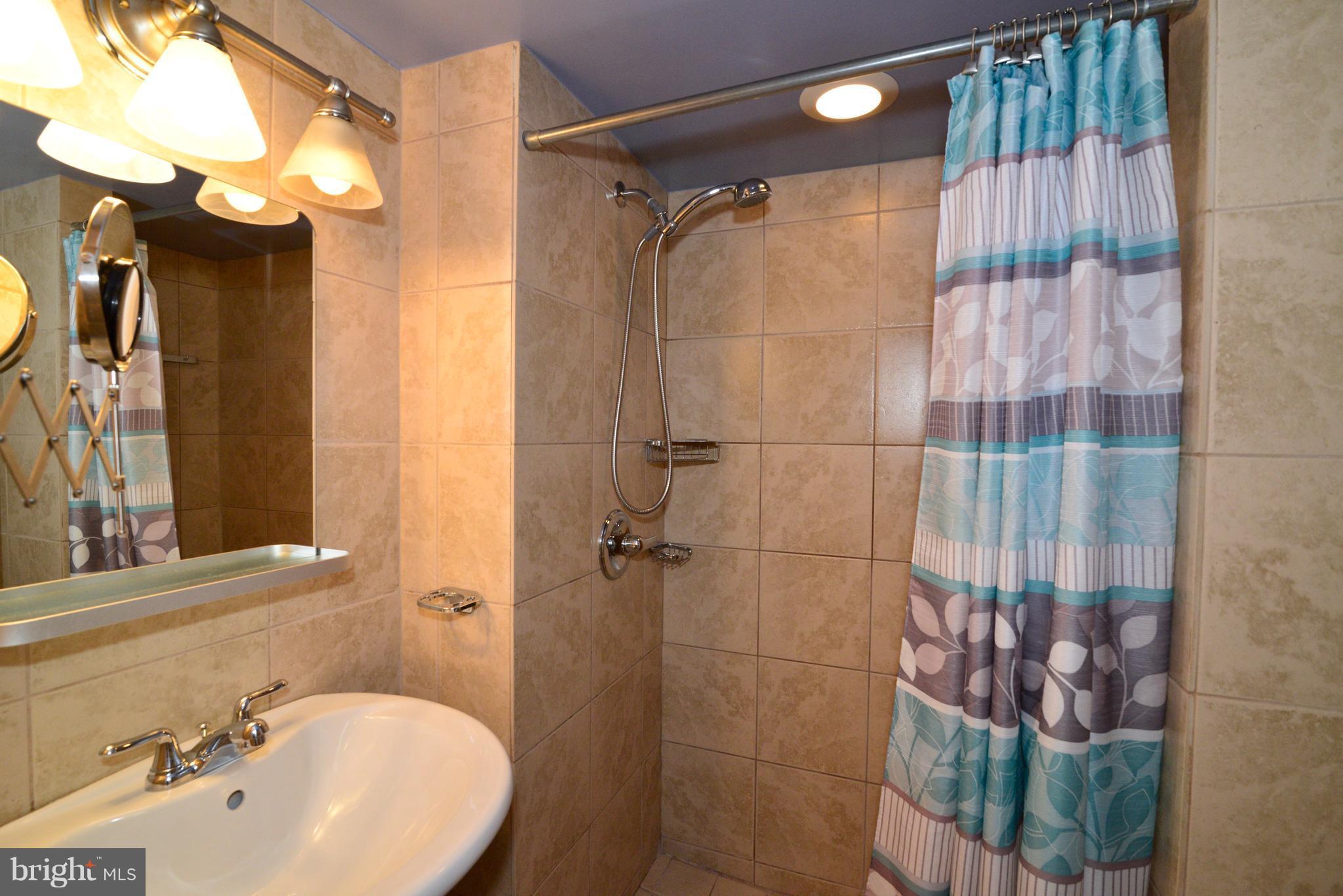 2346 Antiqua Court Reston, VA 20191 - Photo 13 of 27 Bath