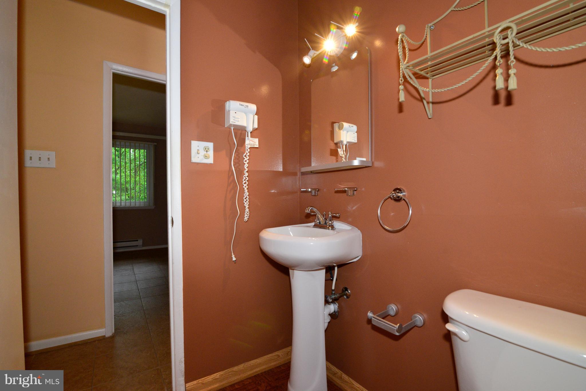 2346 Antiqua Court Reston, VA 20191 - Photo 19 of 27 Bath