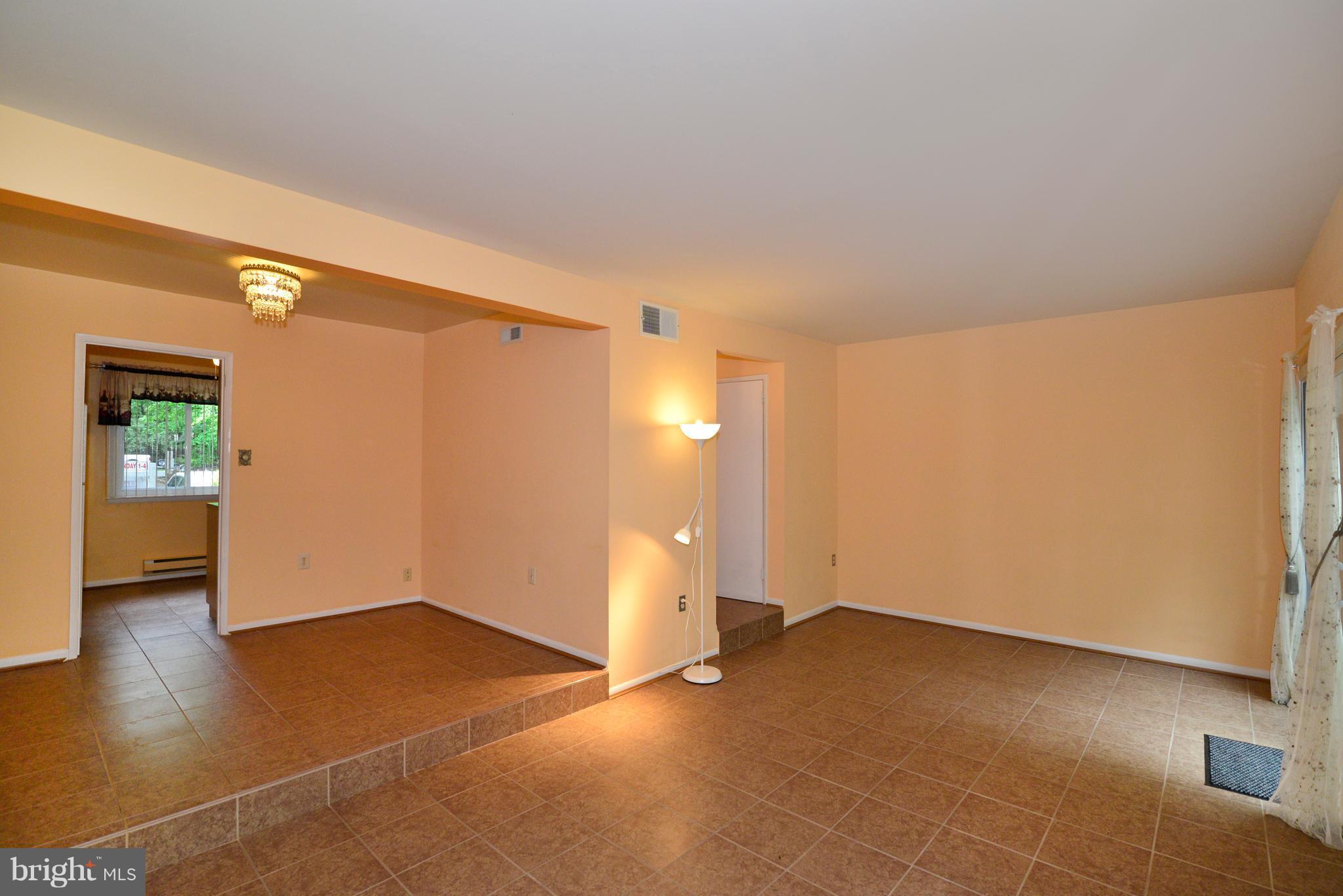 2346 Antiqua Court Reston, VA 20191 - Photo 4 of 27 Kitchen