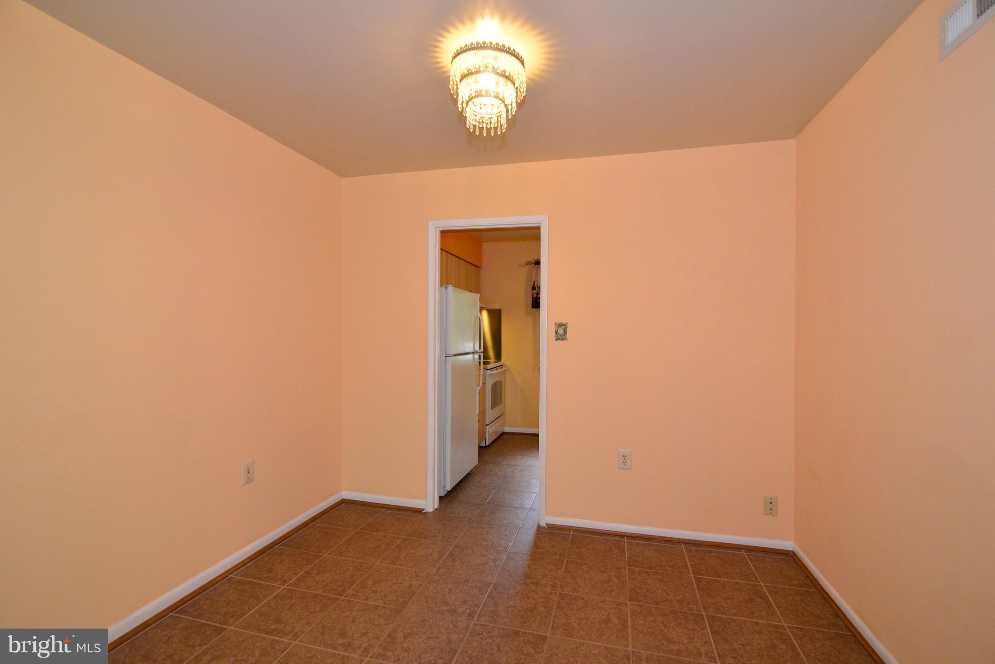 2346 Antiqua Court Reston, VA 20191 - Photo 6 of 27 Interior (General)