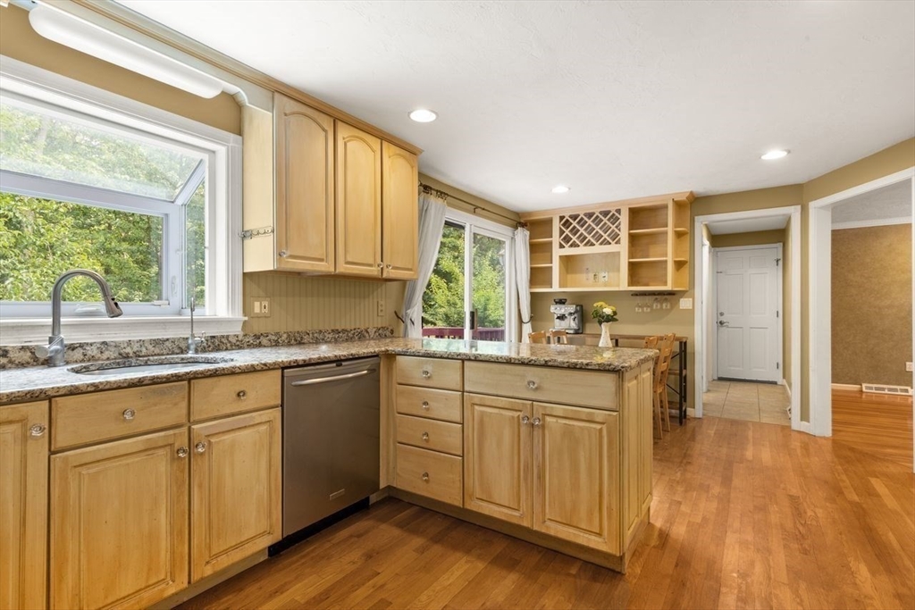 35 Castle Drive Sharon, MA 02067 - Photo 16 of 38