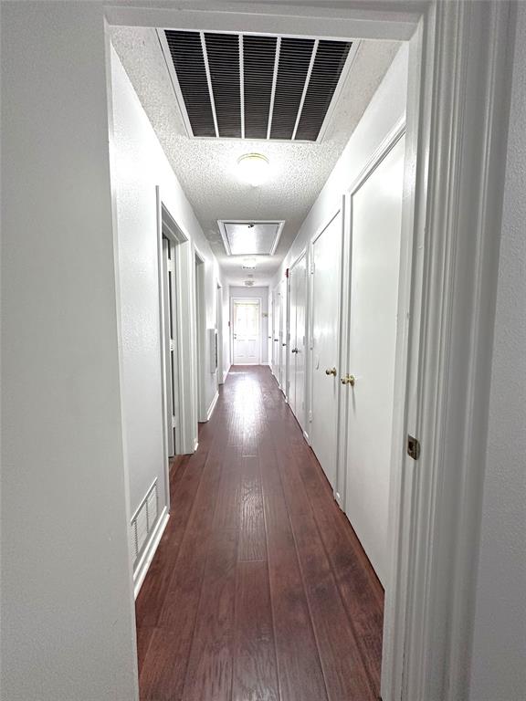 722 East Wheatland Road Duncanville, TX 75137 - Photo 18 of 40 a view of a hallway