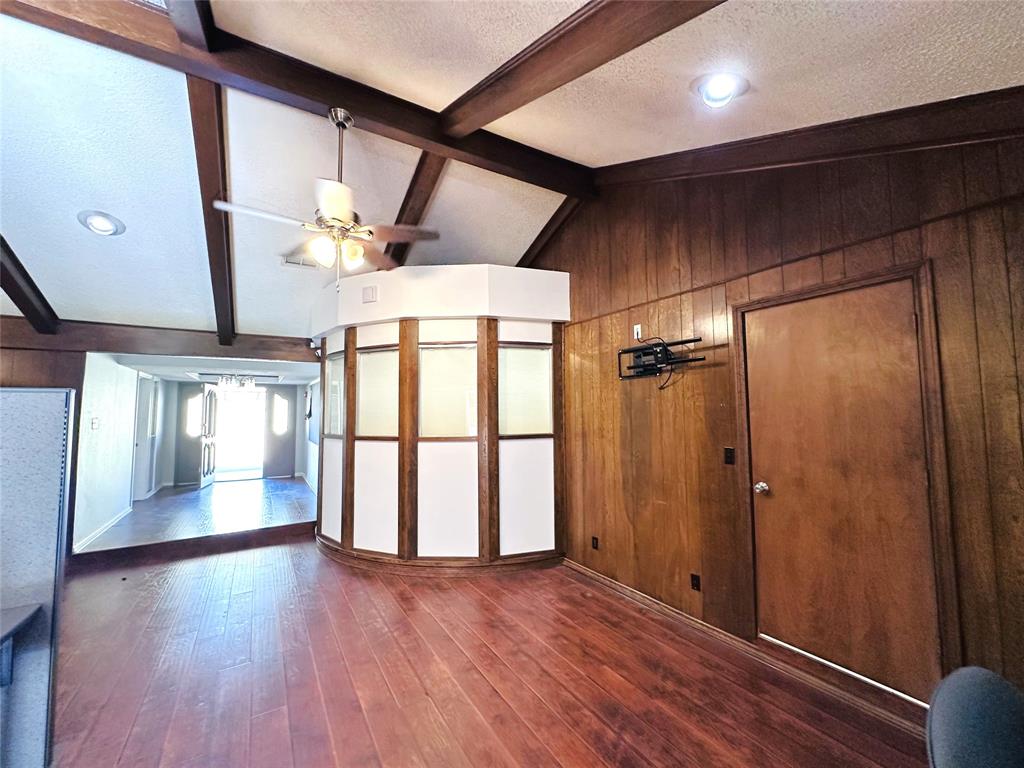 722 East Wheatland Road Duncanville, TX 75137 - Photo 21 of 40 a view of entryway with wooden floor