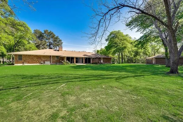 a front view of house with yard