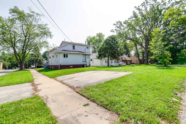$200,000 | 304 Powell Avenue, Waukegan, IL 60085
