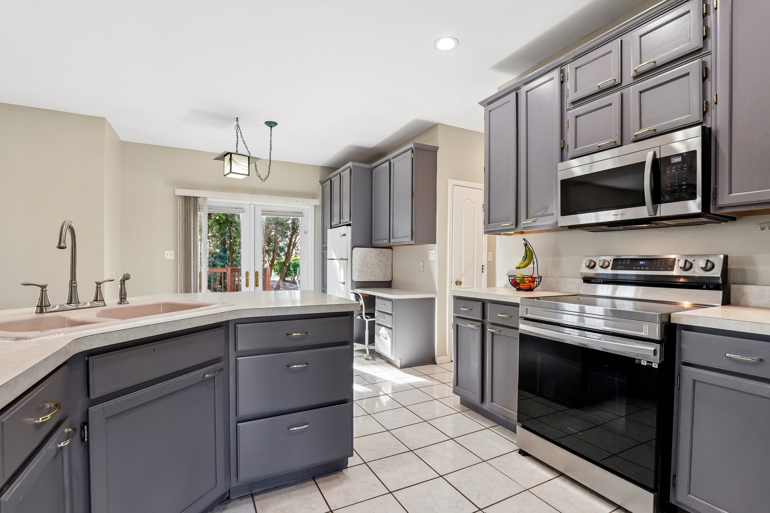 1004 Hamlet Road Naperville, IL 60564 - Photo 7 of 33
