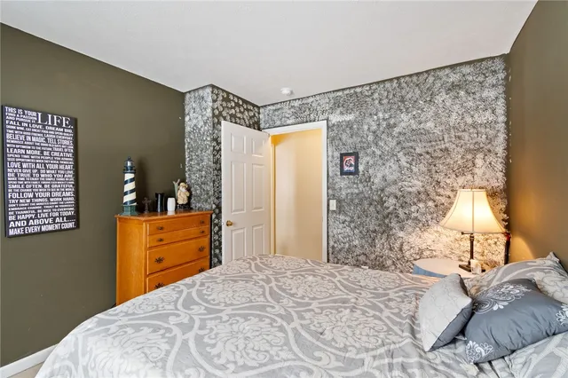 $399,900 | 1045 Fawn Wood Drive, Webster, NY 14580