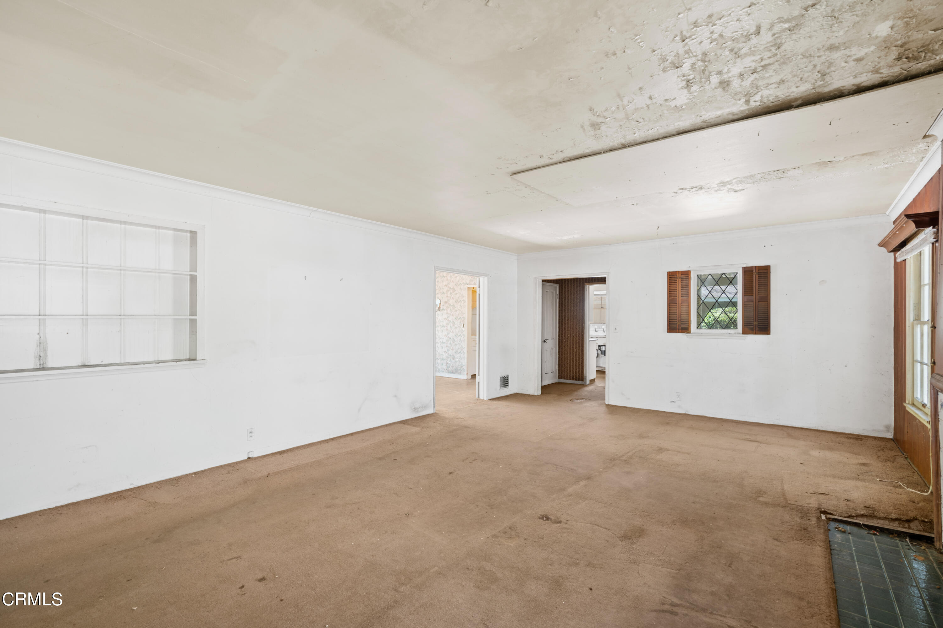 3254 Orlando Road Pasadena, CA 91107 - Photo 11 of 25 a view of an empty room with a window