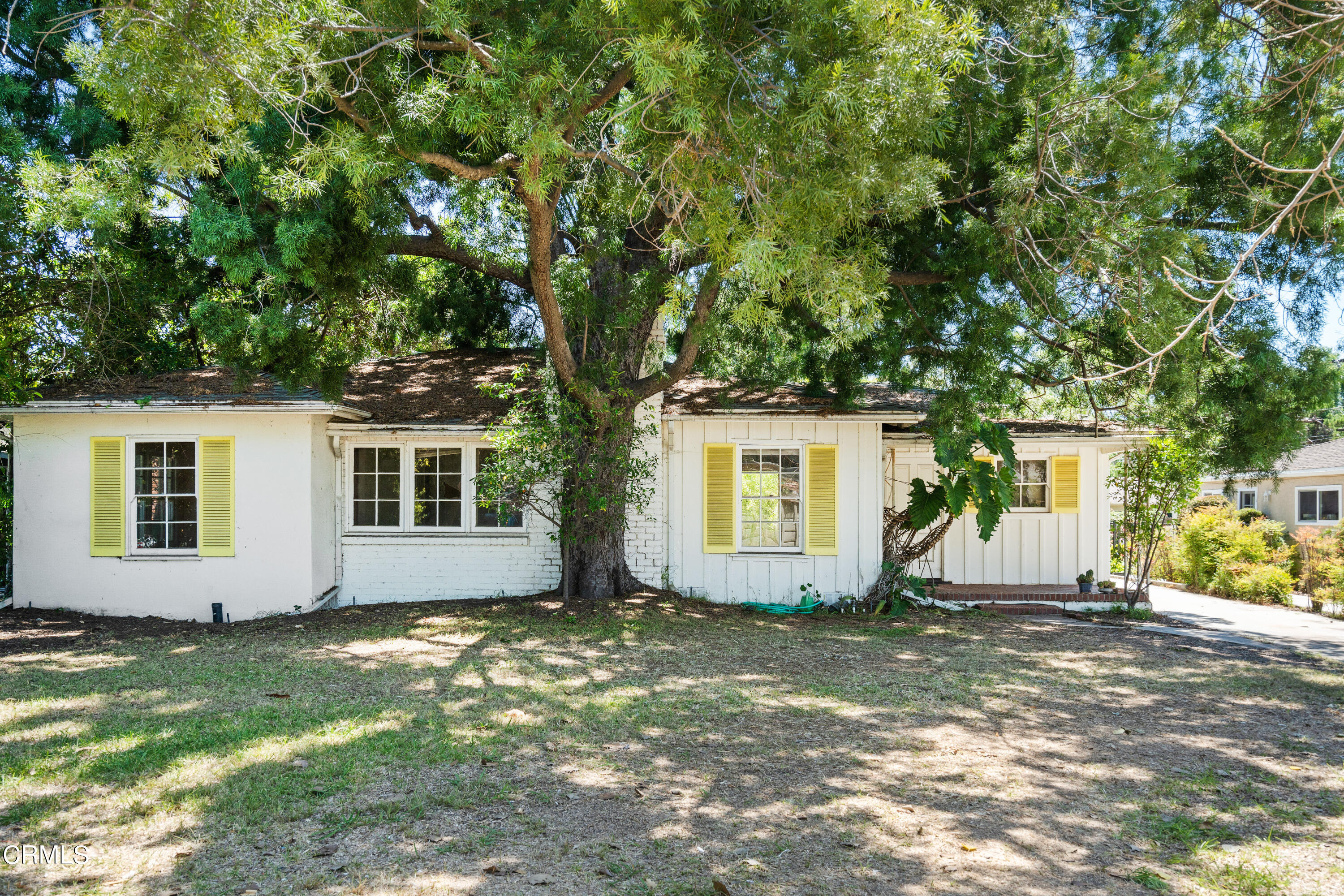 3254 Orlando Road Pasadena, CA 91107 - Photo 3 of 25 front view of a house with a yard
