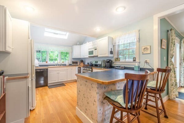 11 R Colburn Street Gloucester, MA 01930 - Photo 15 of 35
