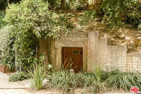 $3,790,000 | 832 Canon Drive, Pasadena, CA 91106