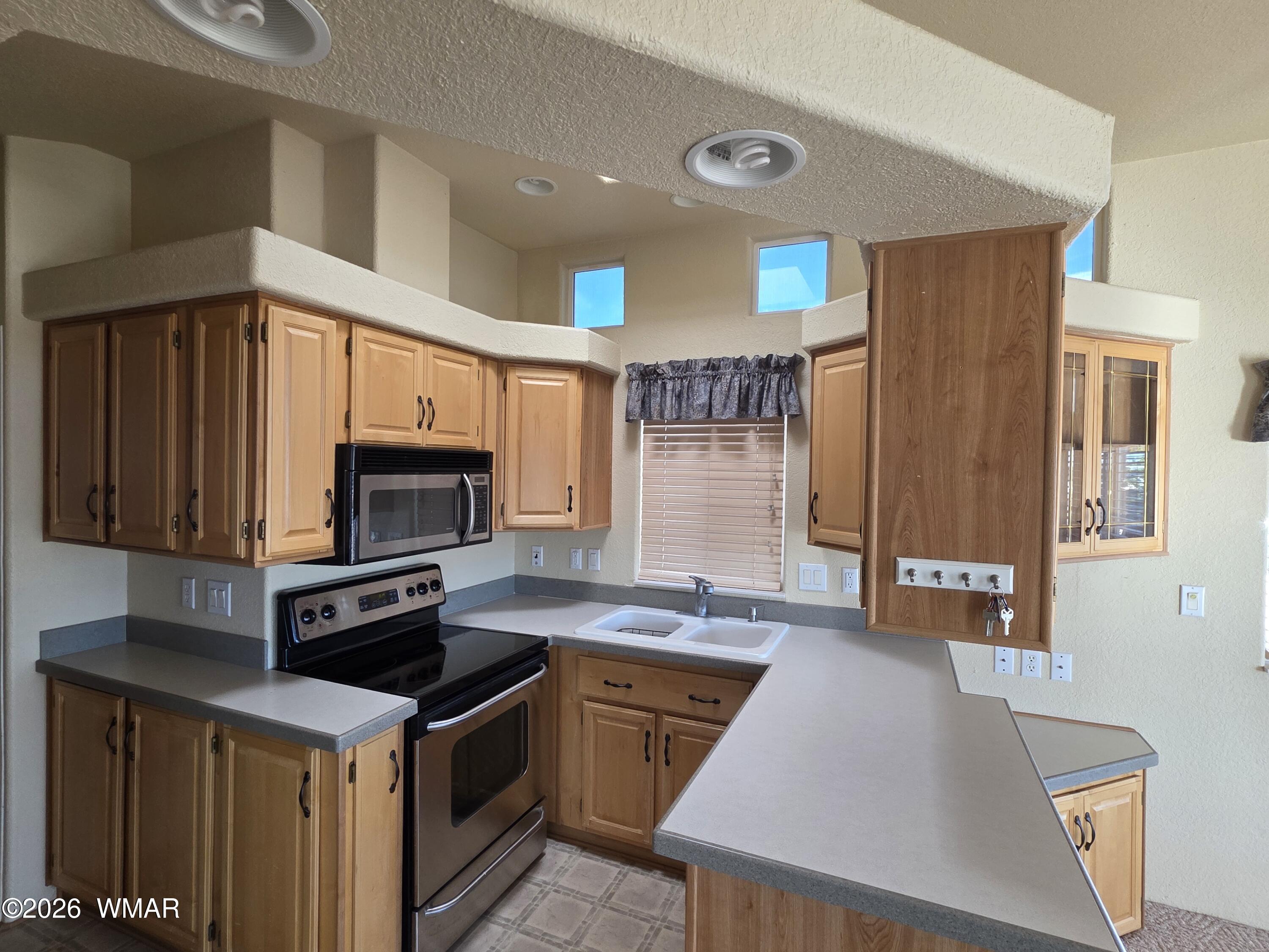 8205 Rainbow Loop Show Low, AZ 85901 - Photo 6 of 15