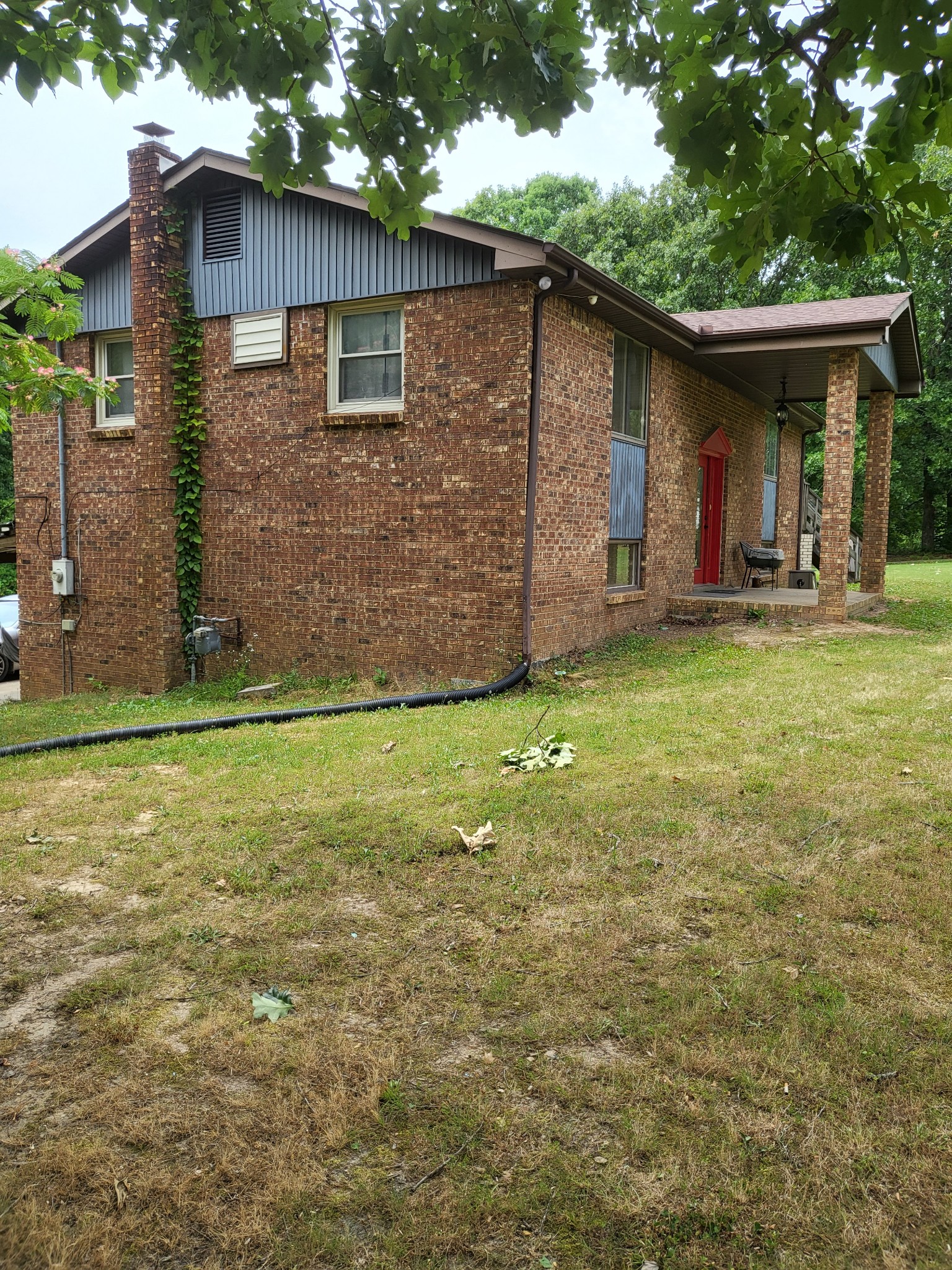 1393 Pomona Road Dickson, TN 37055 - Photo 3 of 32 a front view of house with yard