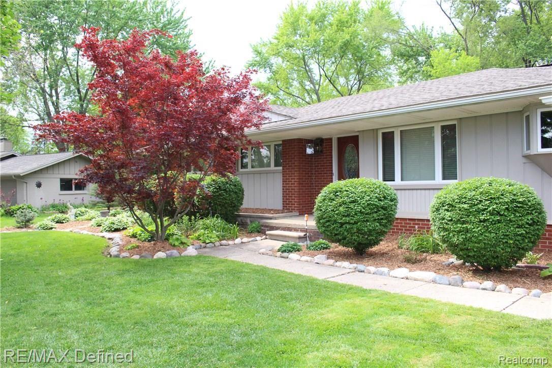 32332 Baintree Road Farmington, MI 48334 - Photo 2 of 35 IMG_1925.JPG
