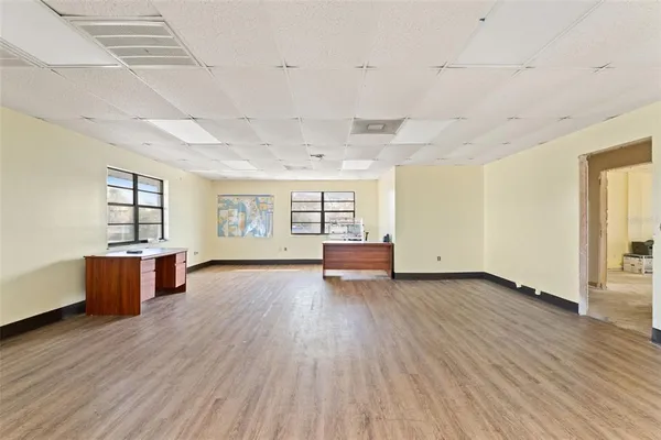 $15 | 1108 Commercial Way, Spring Hill, FL 34606