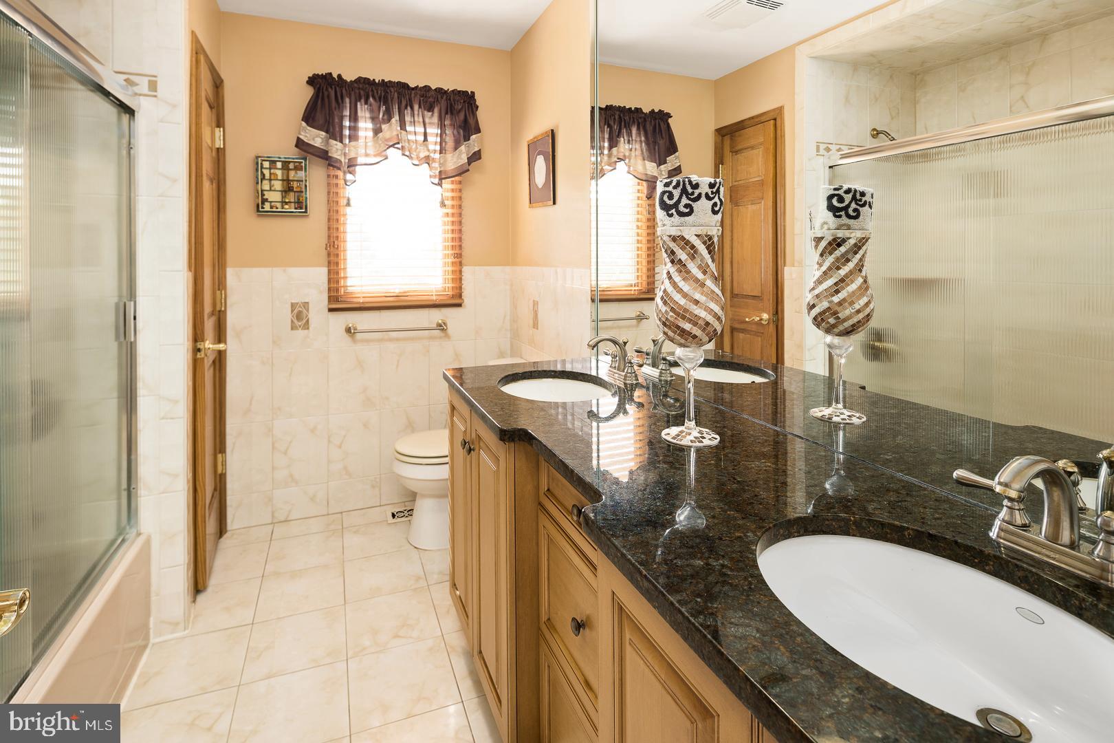 10 Ronit Drive Ewing, NJ 08628 - Photo 22 of 42 Upper Floor Hall Bathroom