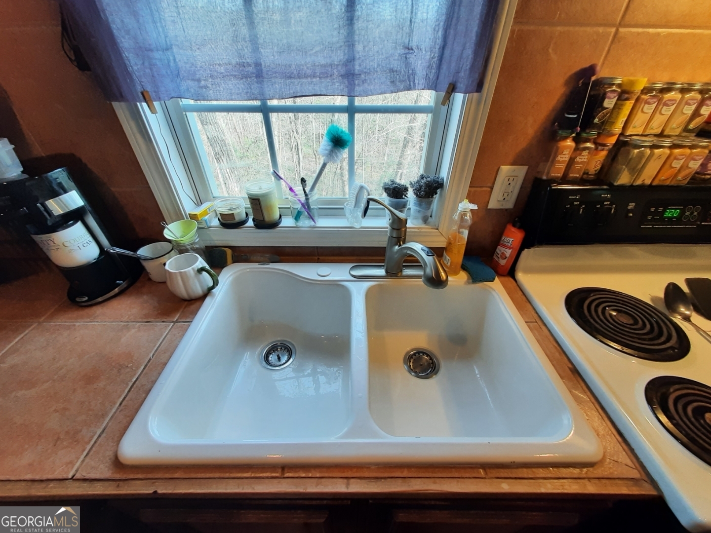 518 Eden Circle Cleveland, GA 30528 - Photo 17 of 20 a room with an empty room and wooden floor