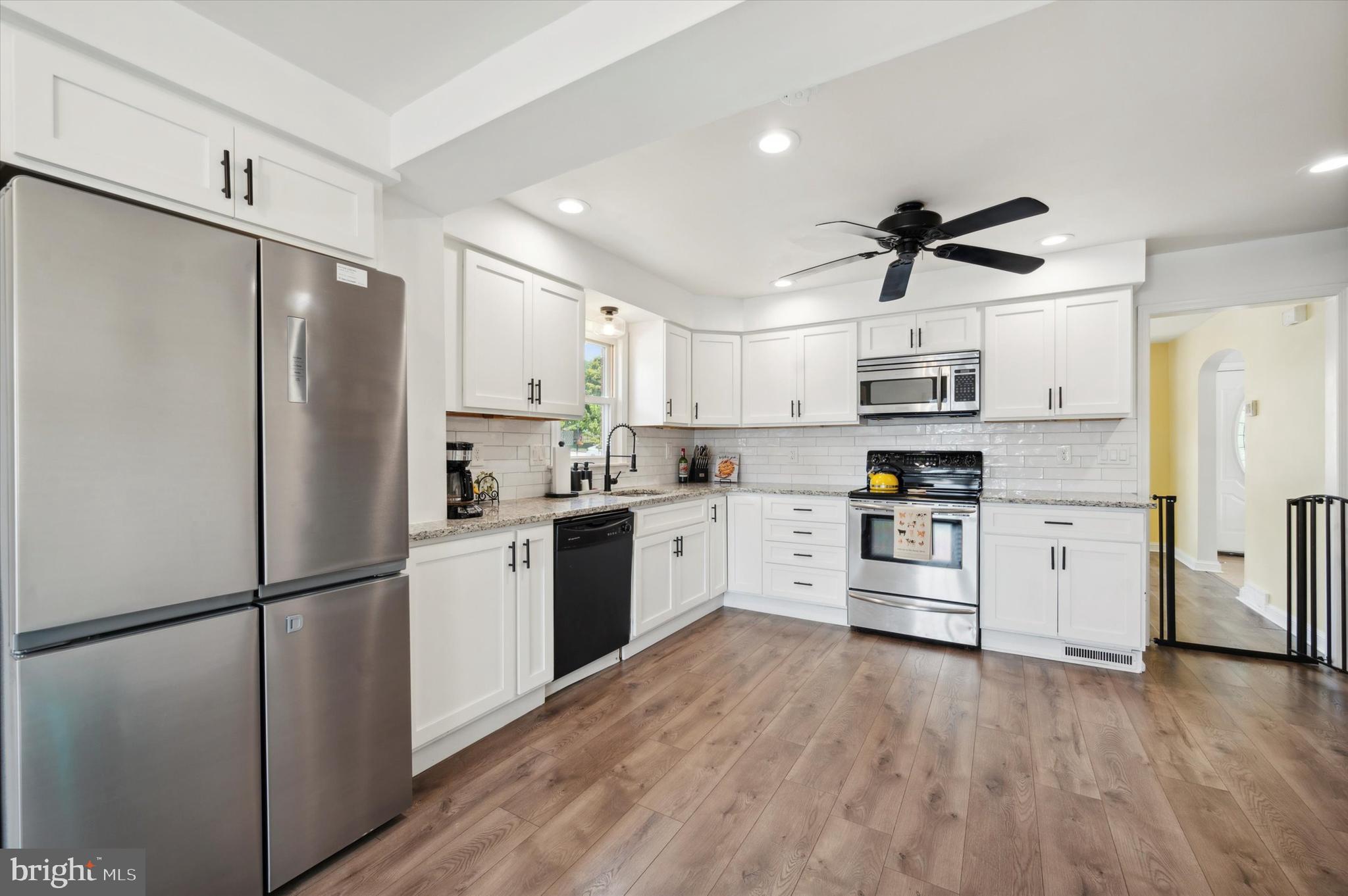 432 Glendale Circle Springfield, PA 19064 - Photo 6 of 21