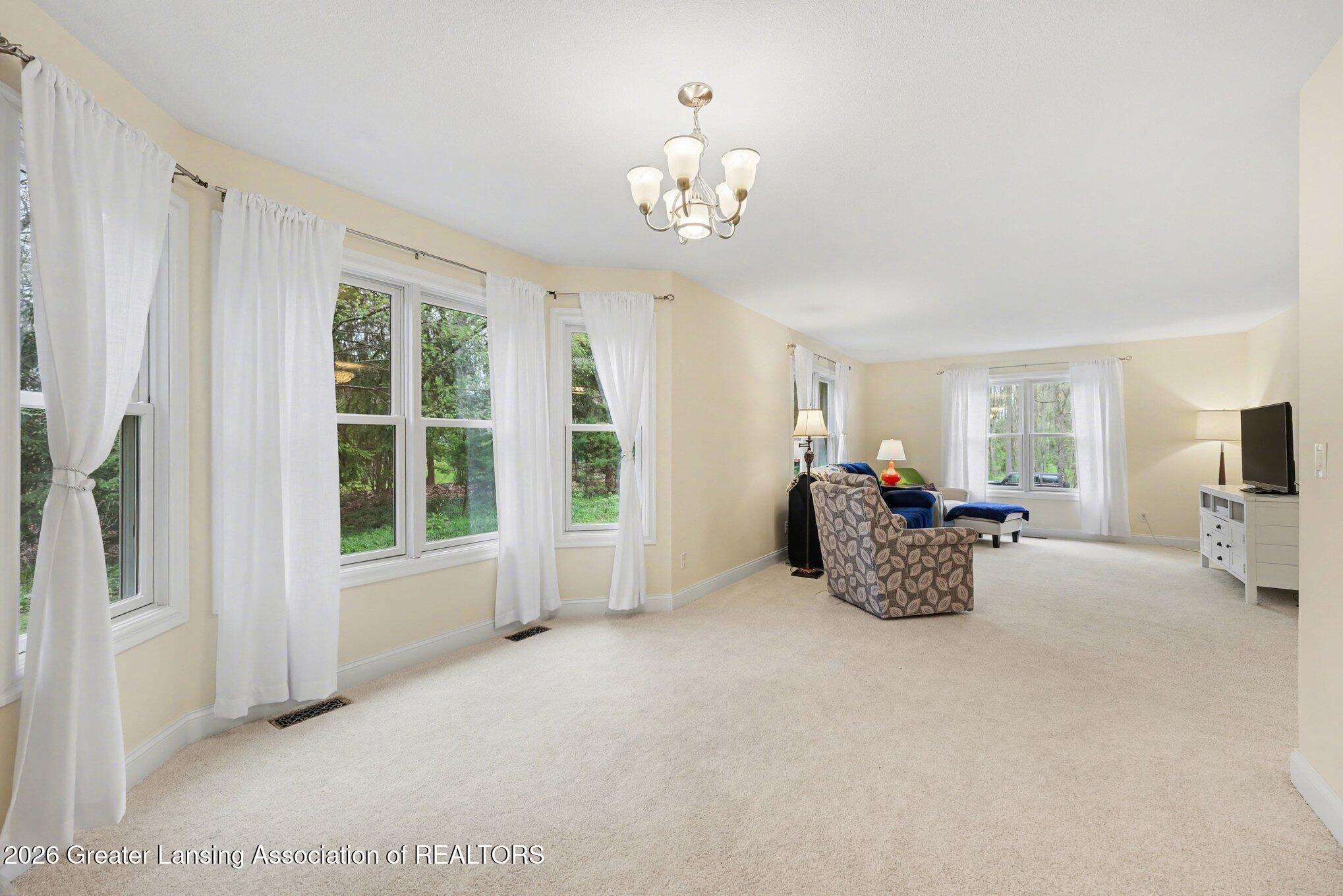 3776 Burkhart Road Jackson, MI 49201 - Photo 3 of 23 Living Room