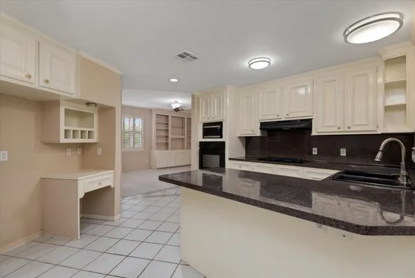 $379,000 | 14151 Buckingham Lane, Tomball, TX 77375