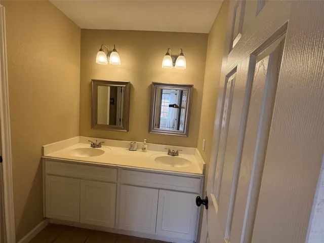 $2,050 | 7723 Thorncreek Way, Houston, TX 77095