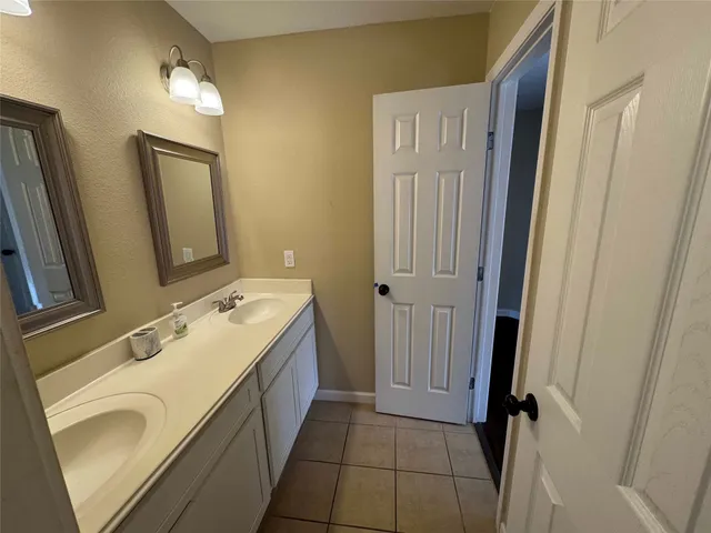 $2,050 | 7723 Thorncreek Way, Houston, TX 77095