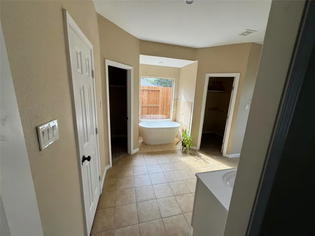 $2,050 | 7723 Thorncreek Way, Houston, TX 77095