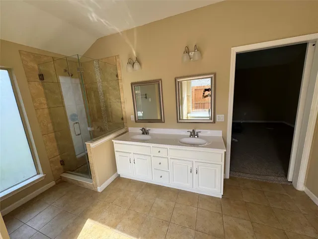 $2,050 | 7723 Thorncreek Way, Houston, TX 77095