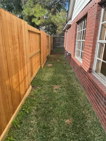 $2,050 | 7723 Thorncreek Way, Houston, TX 77095