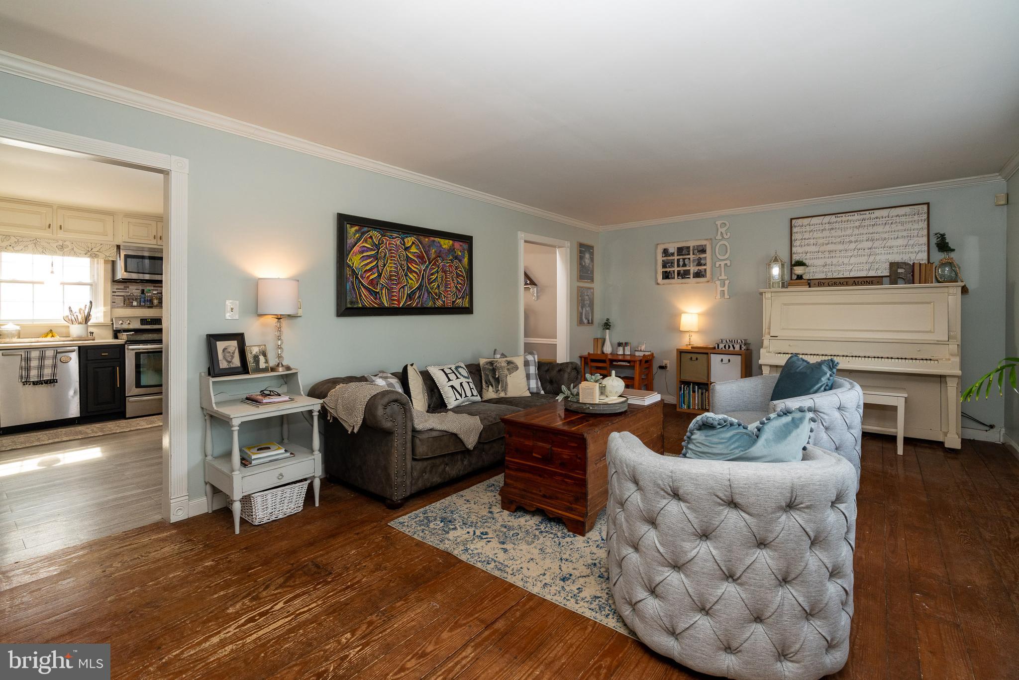 134 Owl Hill Road Lititz, PA 17543 - Photo 16 of 46 Living room