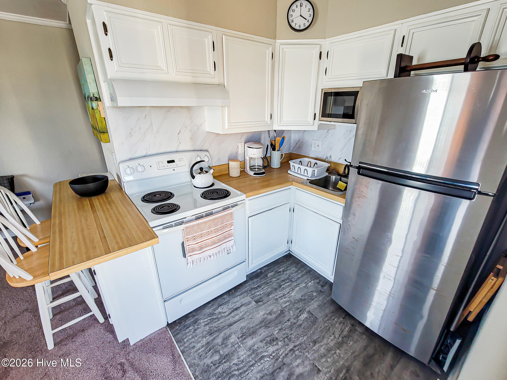2210 New River Inlet Road, Unit 252 North Topsail Beach, NC 28460 - Photo 6 of 13 Kitchen