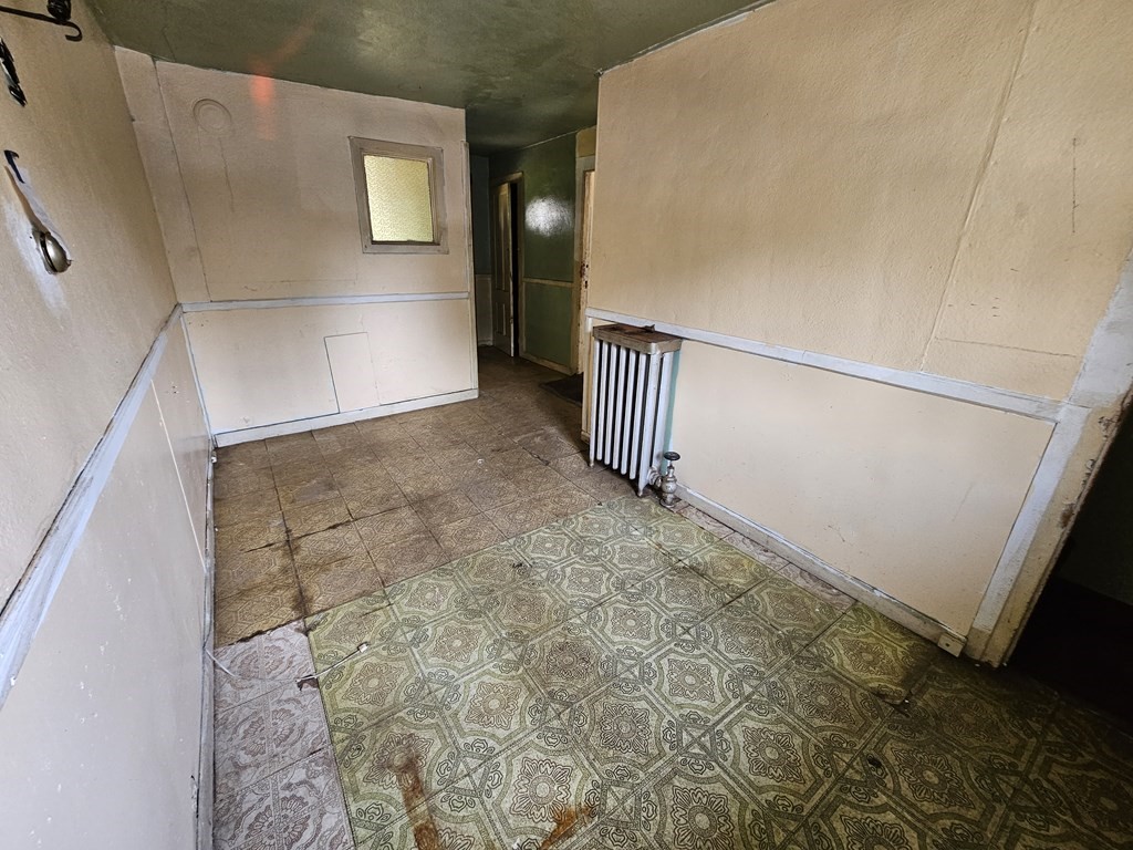 118 Tyler Street Springfield, MA 01109 - Photo 10 of 15 a view of entryway