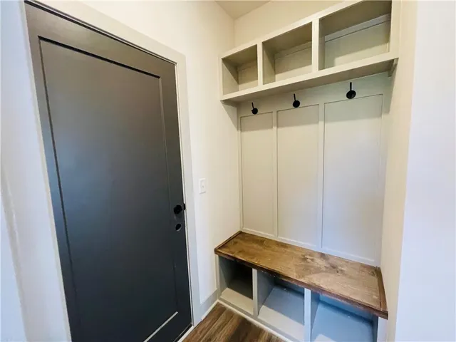 $399,950 | 1001 South Riverview Avenue South, Independence, MO 64056