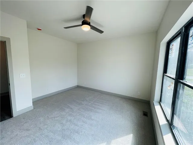 $399,950 | 1001 South Riverview Avenue South, Independence, MO 64056