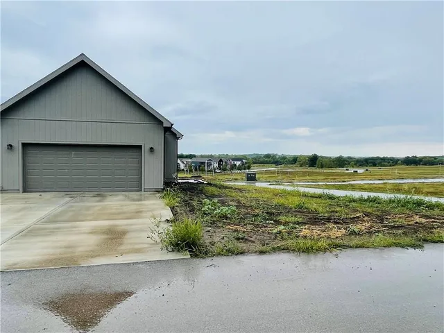 $399,950 | 1001 South Riverview Avenue South, Independence, MO 64056