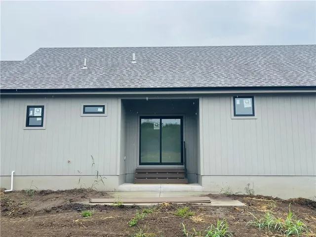 $399,950 | 1001 South Riverview Avenue South, Independence, MO 64056